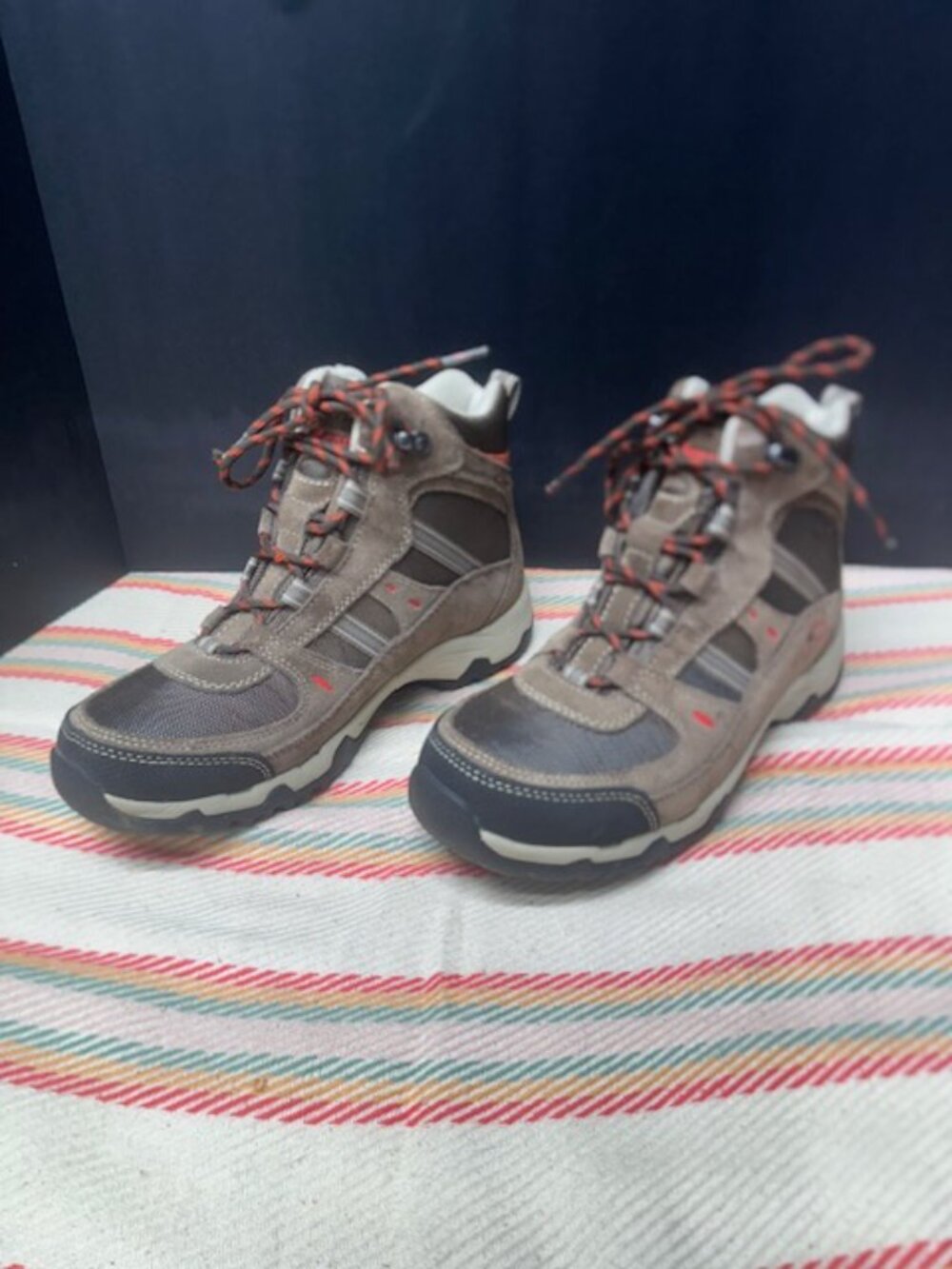 L.L. Bean Trail Model 4 Boots Woman's Size 8 - Picture 3 of 12